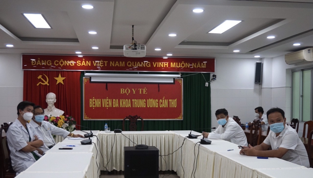 Hội chẩn trực tuyến  những bệnh nhân Covid-19 nặng