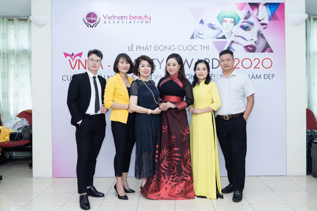 Các thành viên Ban tổ chức cuộc thì VNBA   BEAUTY AWARDS 2020