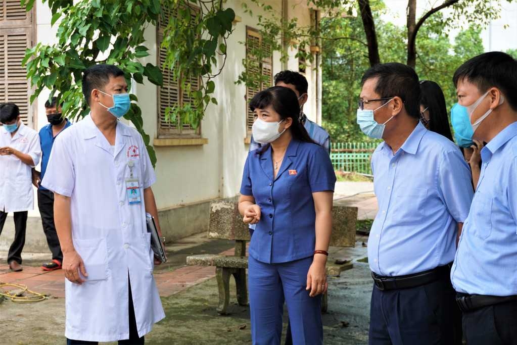 Đoàn ĐBQH tỉnh giám sát hoạt động Khu cách ly tập trung tại Trung tâm Y tế huyện Ba Chẽ