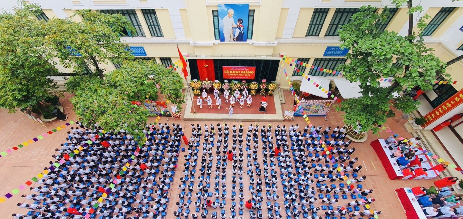 Niềm vui ngày khai trường năm học 2022-2023 của cán bộ, giáo viên, nhân viên và học sinh trường ... Niềm vui ngày khai trường năm học 2022-2023 của cán bộ, giáo viên, nhân viên và học sinh trường ...