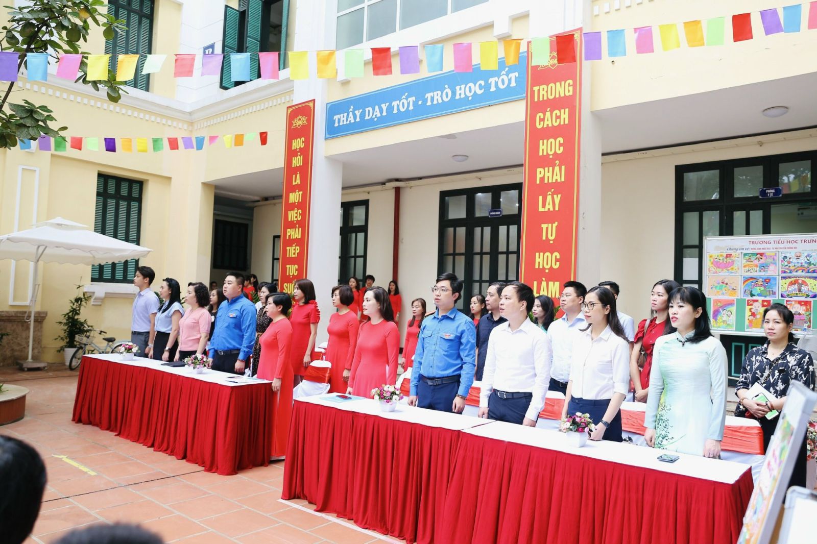 Niềm vui ngày khai trường năm học 2022-2023 của cán bộ, giáo viên, nhân viên và học sinh trường ... Niềm vui ngày khai trường năm học 2022-2023 của cán bộ, giáo viên, nhân viên và học sinh trường ...