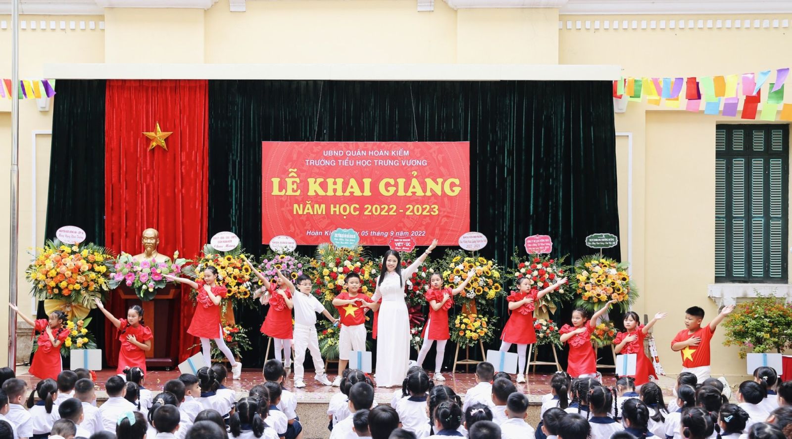 Niềm vui ngày khai trường năm học 2022-2023 của cán bộ, giáo viên, nhân viên và học sinh trường ... Niềm vui ngày khai trường năm học 2022-2023 của cán bộ, giáo viên, nhân viên và học sinh trường ...