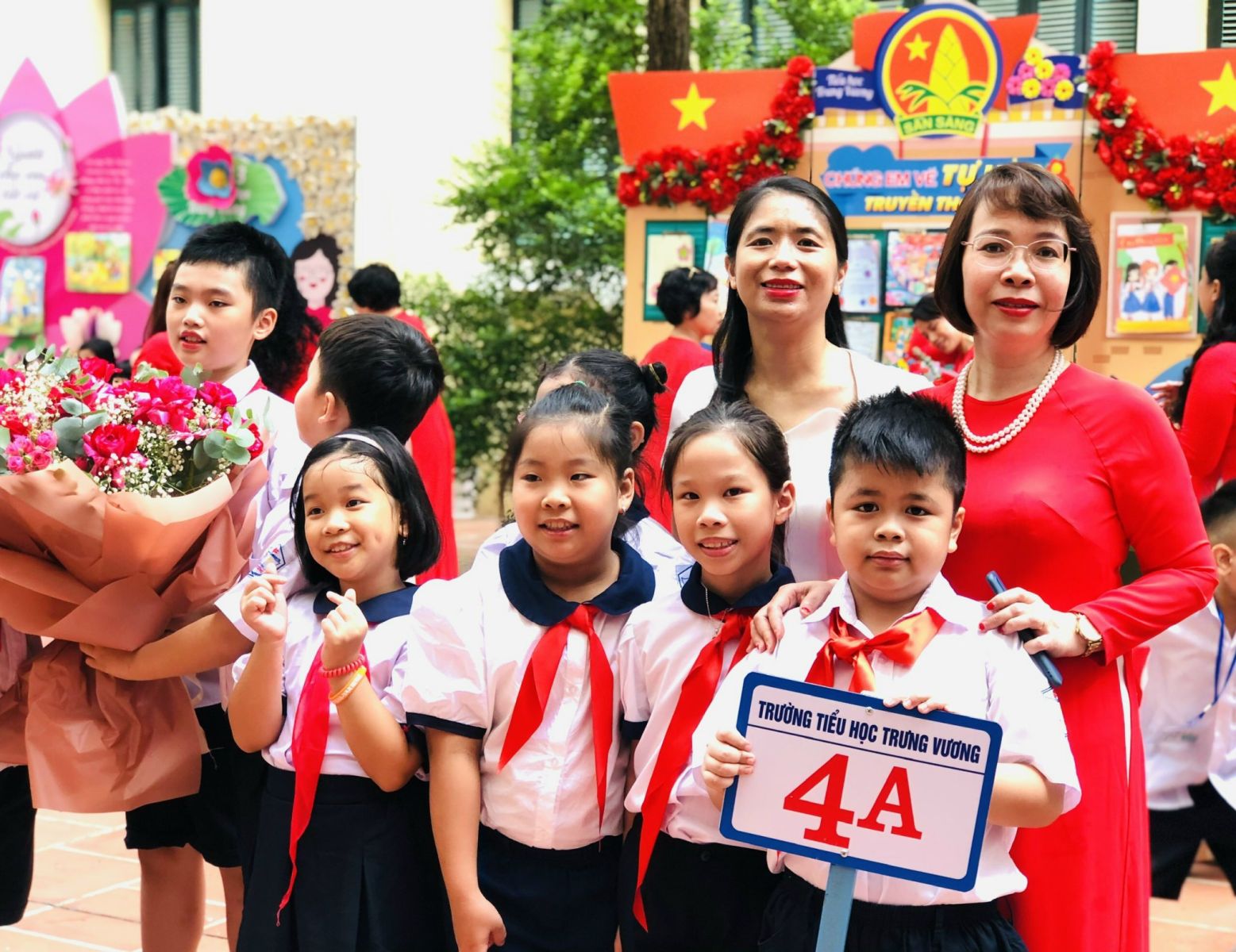 Niềm vui ngày khai trường năm học 2022-2023 của cán bộ, giáo viên, nhân viên và học sinh trường ... Niềm vui ngày khai trường năm học 2022-2023 của cán bộ, giáo viên, nhân viên và học sinh trường ...