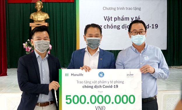 Manulife Việt Nam đóng góp gần 3,5 tỷ đồng phòng chống dịch Covid-19