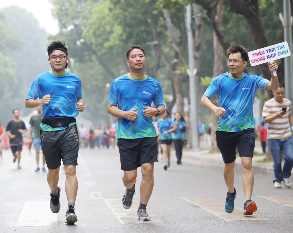 Gần 25 nghìn vận động viên tham gia giải chạy BIDV: “Tết ấm cho người nghèo - Vì miền Trung thương yêu”