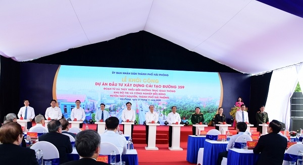 Thủ tướng Chính phủ Nguyễn Xuân Phúc cùng lãnh đạo TP Hải Phòng nhấn nút khởi công Dự án