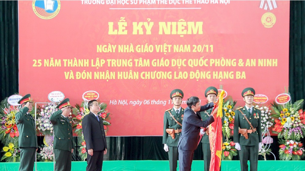 Trung tâm Giáo dục quốc phòng và an ninh, Trường Đại học Sư phạm TDTT Hà Nội đón nhận Huân chương Lao động hạng Ba