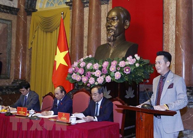 Chủ tịch nước Nguyễn Xuân Phúc gặp mặt đoàn đại biểu doanh nhân Sao Đỏ