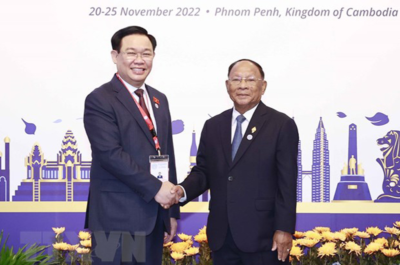 Chủ tịch Quốc hội Campuchia Samdech Heng Samrin tiếp các trưởng đoàn Nghị viện AIPA