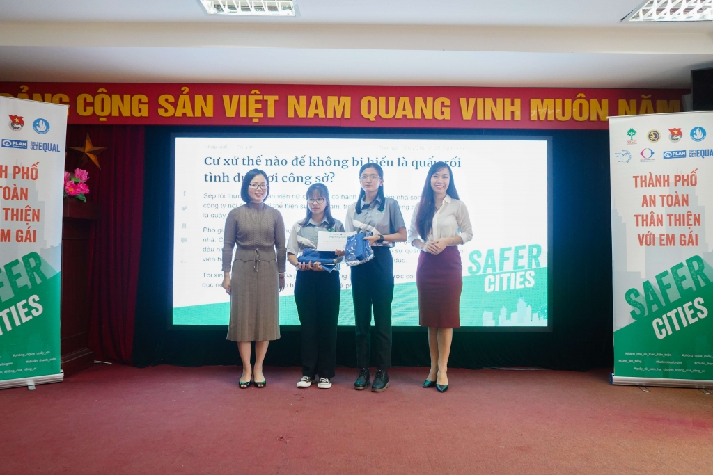 Giải nhất cuộc thi thuộc về nhóm sinh viên trường ĐH Sư phạm kỹ thuật Vĩnh Long