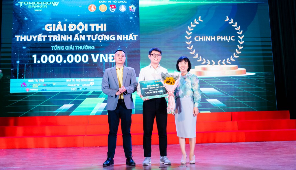 Giải Đội thi thuyết trình ấn tượng nhất thuộc về đội Chinh phục đến từ trường Đại học Kinh tế Quốc dân