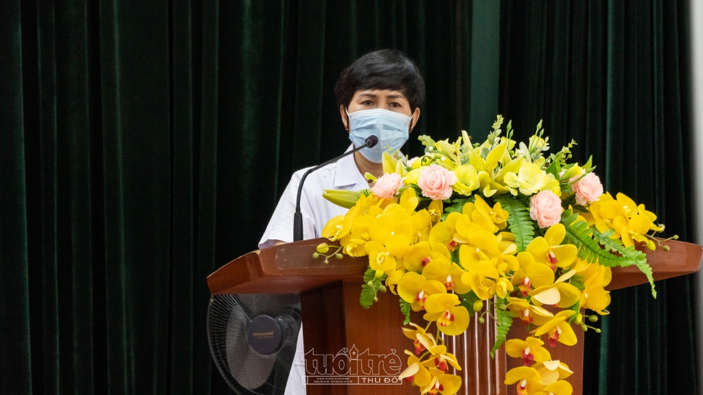 Đại tá Lê Thị Hoài Anh, Phó Giám đốc Bệnh viện Y học Cổ truyền Bộ Công an thay mặt lực lượng tuyến đầu chống dịch hứa sẽ cố gắng hoàn thành nhiệm vụ Đại tá Lê Thị Hoài Anh, Phó Giám đốc Bệnh viện Y học Cổ truyền Bộ Công an thay mặt lực lượng tuyến đầu chống dịch hứa sẽ cố gắng hoàn thành nhiệm vụ