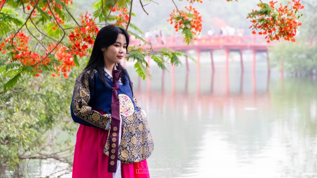 Giới trẻ mê mẩn với trang phục hanbok Hàn Quốc