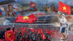 SEA Games 31: Cổ động viên đội mưa tiến về sân Mỹ Đình "tiếp lửa" cho U23 Việt Nam