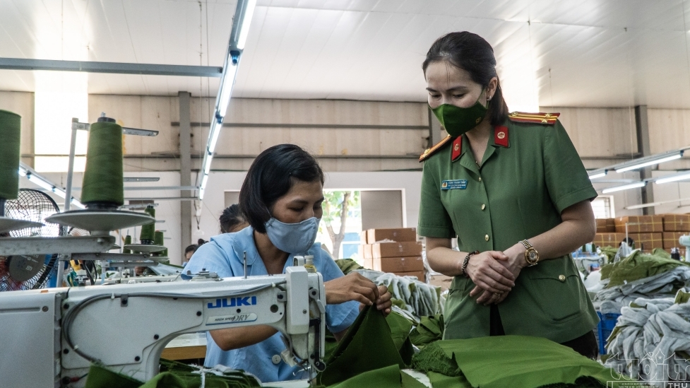 Những món quà nhỏ, ý nghĩa lớn dành cho công nhân là đoàn viên công đoàn CAND