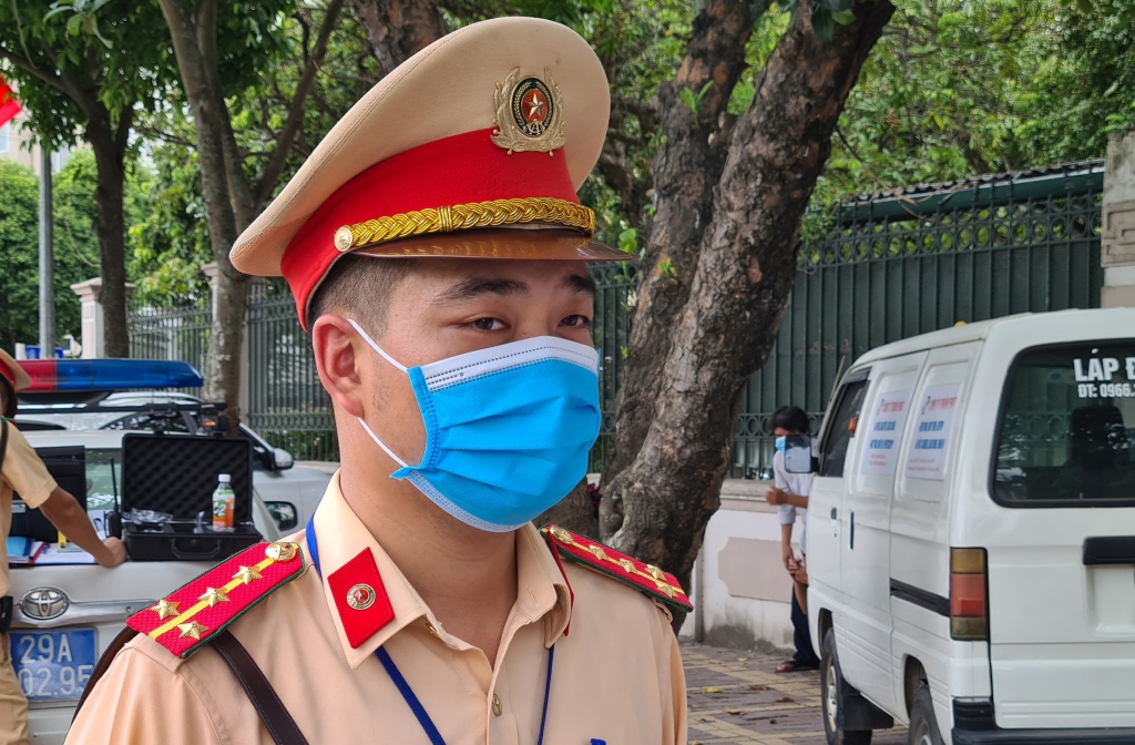 Đại uý Lê Thanh Bình (Đội CSGT số 15, Phòng CSGT, Công an TP Hà Nội)