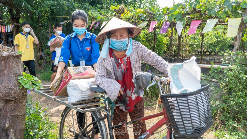 Niềm sung sướng, hạnh phúc trong những ánh mắt người dân nơi đây