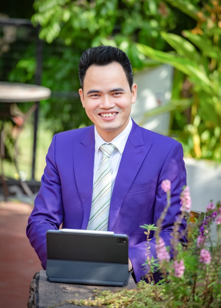Anh Phạm Hồng Phúc, hiện là Trưởng phòng Tư vấn đầu tư tại Công ty CP Chứng khoán VPS