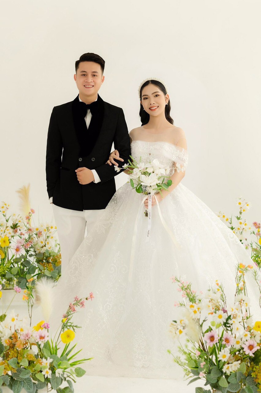 Trong suy nghĩ của Bích Hằng, sau khi mang thai và cưới chồng, cô vẫn có thể đi học bình thường dù bản thân không thích chuyên ngành hiện tại