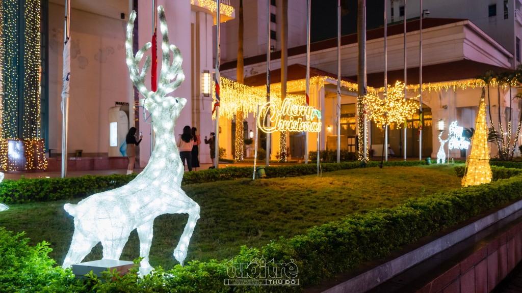 Hình ảnh hươu, tuần lộc hay cây thông Noel đã trở thành biểu tượng trong dịp lễ Giáng sinh