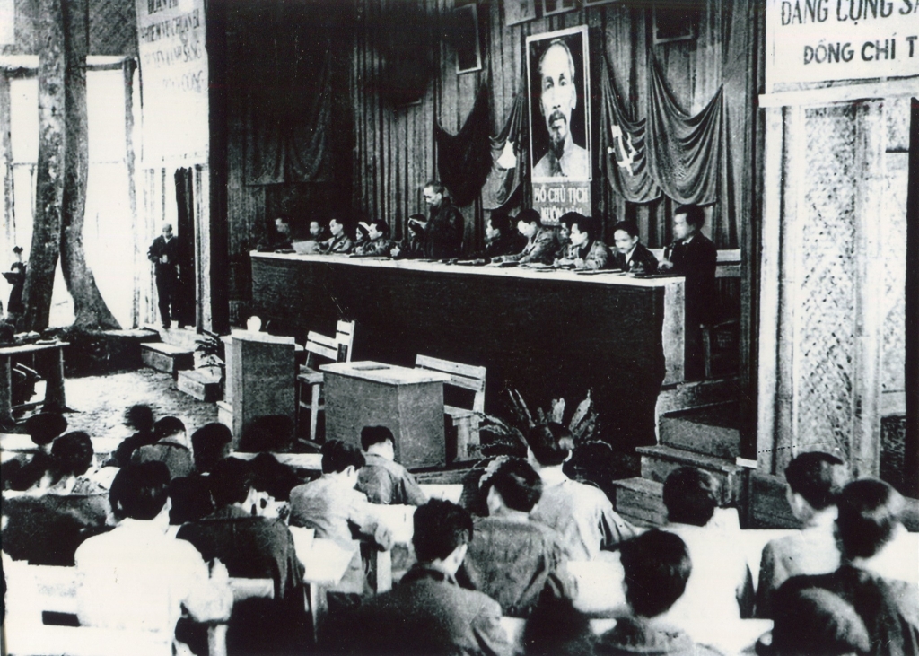 Những hình ảnh, tư liệu quý được trưng bày tại Triển lãm: Đại hội đại biểu toàn quốc lần thứ 2 của Đảng Cộng sản Việt Nam