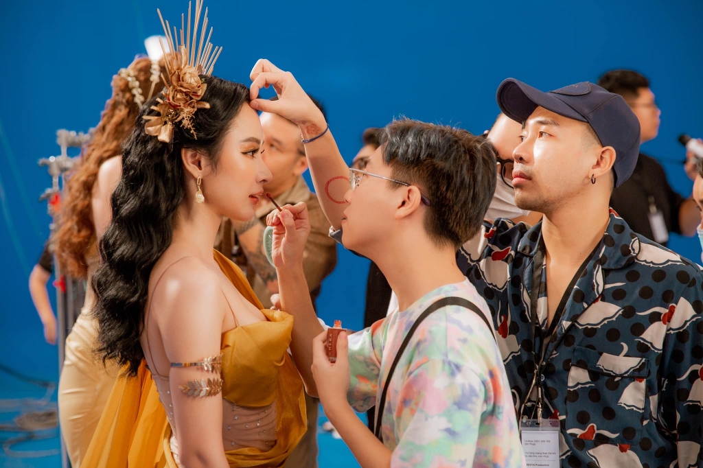 Angela Phương Trinh trở lại cạnh tranh “nhan sắc nữ thần