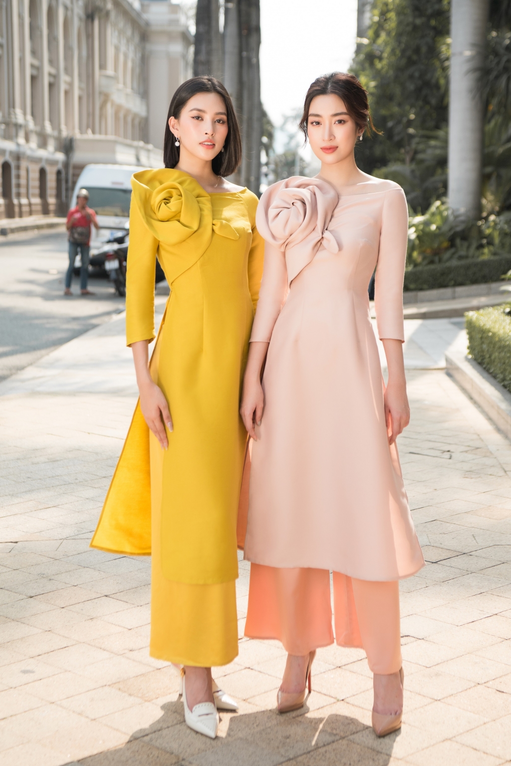 Hoa hậu Đỗ Mỹ Linh, Tiểu Vy gợi ý áo dài cách tân màu pastel