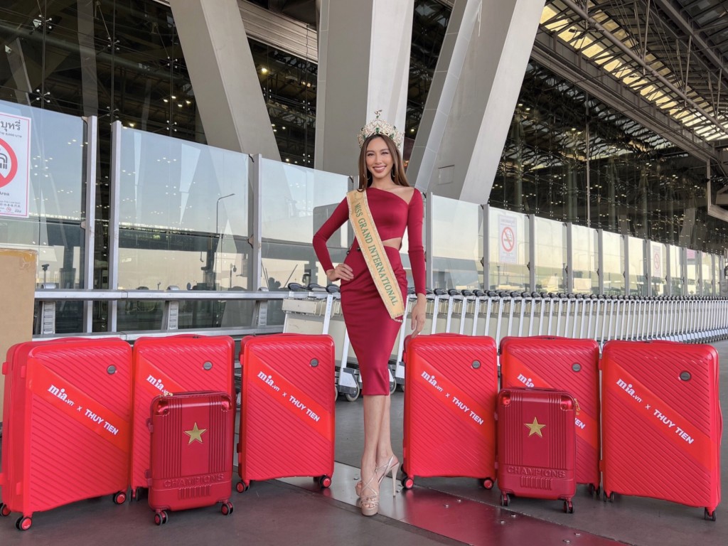 Hoa hậu Thùy Tiên đội vương miện Miss Grand International về Việt Nam