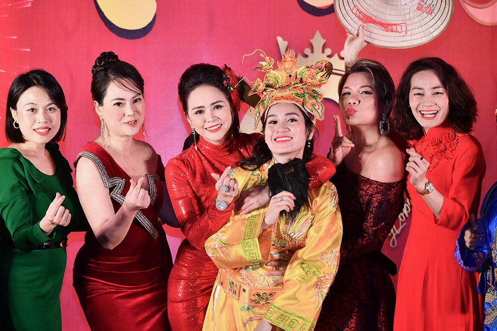 Dàn sao Việt tưng bừng rộn rã trong đêm Táo quân Happy Women 2022