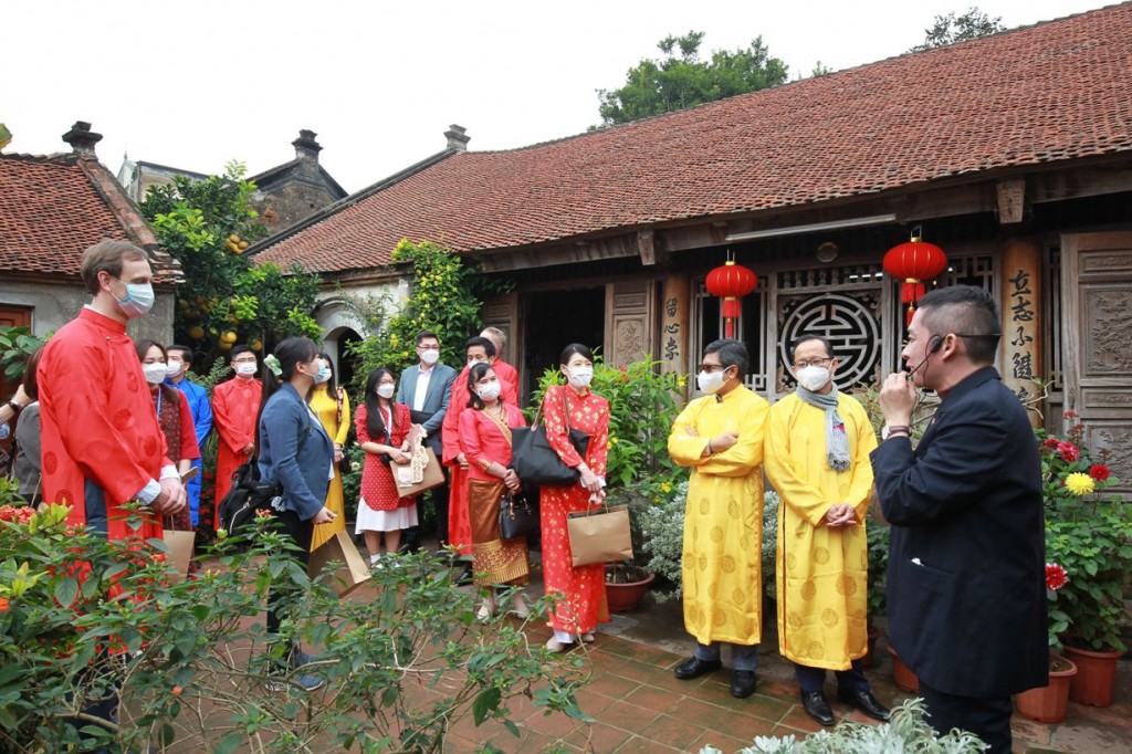 Các hoạt động giới thiệu Tết cổ truyền của Hà Nội tại làng cổ Đường Lâm