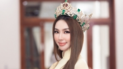 Hoa hậu Thùy Tiên trao tặng Bảo tàng Phụ nữ Nam Bộ trang phục dự thi quốc tế