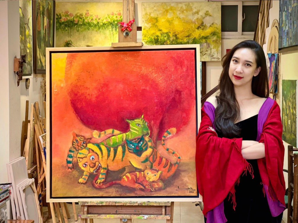 Uy quyền “Gia đình ngũ hổ” gắn ruby của nữ họa sĩ Vương Linh