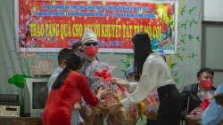 Những chuyến từ thiện cuối năm đầy ý nghĩa tại quê nhà của 3 nàng hậu 2K Đỗ Hà, Lương Thuỳ Linh và Tiểu Vy