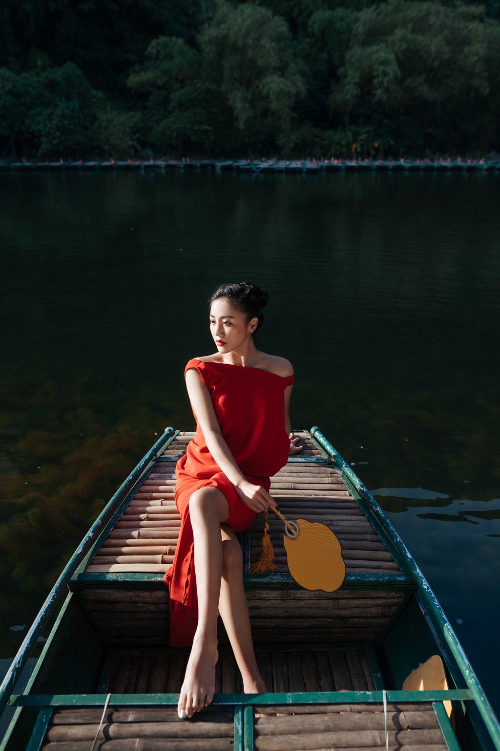 Văn Mai Hương trong bộ ảnh mới thực hiện tại Ninh Bình