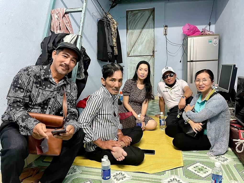 Nghệ sĩ Thương Tín đã xuất viện và về lại căn nhà trọ ở quận 12.