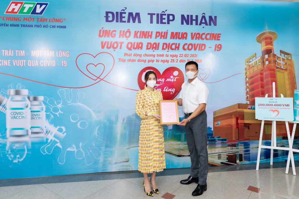 Hoa hậu Thu Hoài ủng hộ 200 triệu đồng mua vaccine ngừa Covid-19