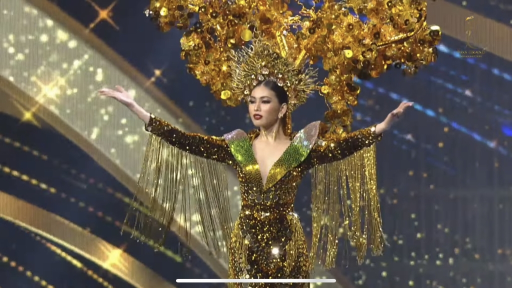 Ngọc Thảo trình diễn quốc phục tại Miss Grand International 2020.