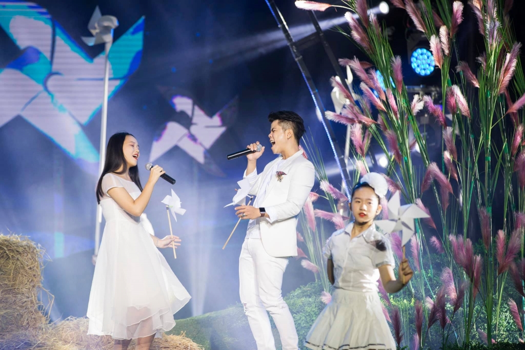 Đinh Mạnh Ninh tại VTV True concert 2019. Anh cũng sẽ xuất hiện tại VTV True concert 2021