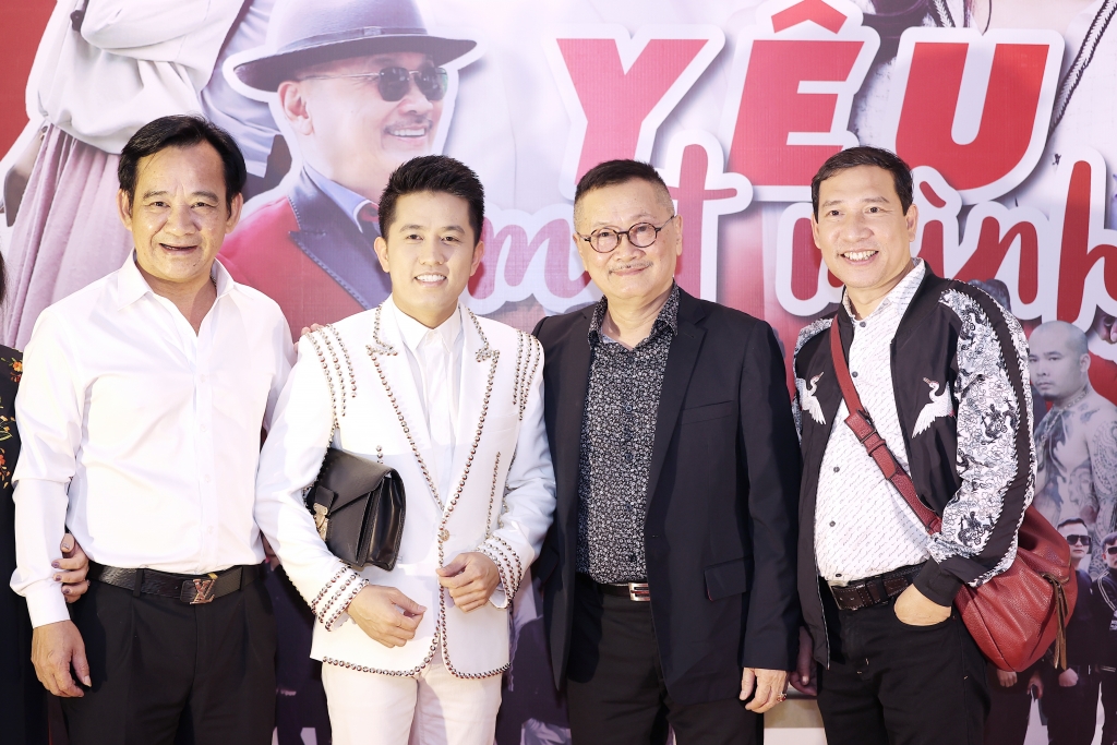 Nhiều nghệ sĩ tên tuổi đã đến ủng hộ buổi ra mắt phim ca nhạc của Mai Trần Lâm