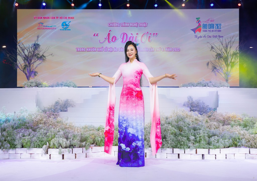 NTK Vũ Thảo Giang trình diễn tại Lễ hội áo dài TP Hồ Chí Minh