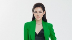 Đỗ Hà tự tin nói tiếng Anh trong vòng thi phỏng vấn cùng BGK Miss World