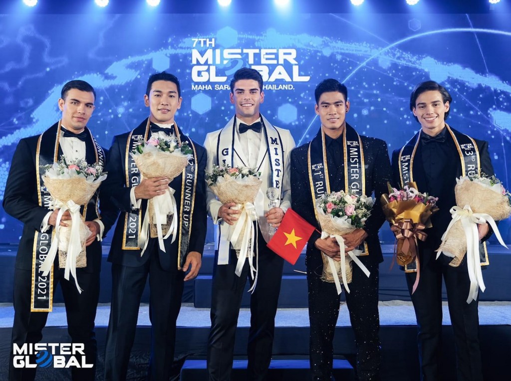 Danh Chiếu Linh (thứ hai từ trái qua) đăng quang ngôi vị Á vương 1 Mister Global 