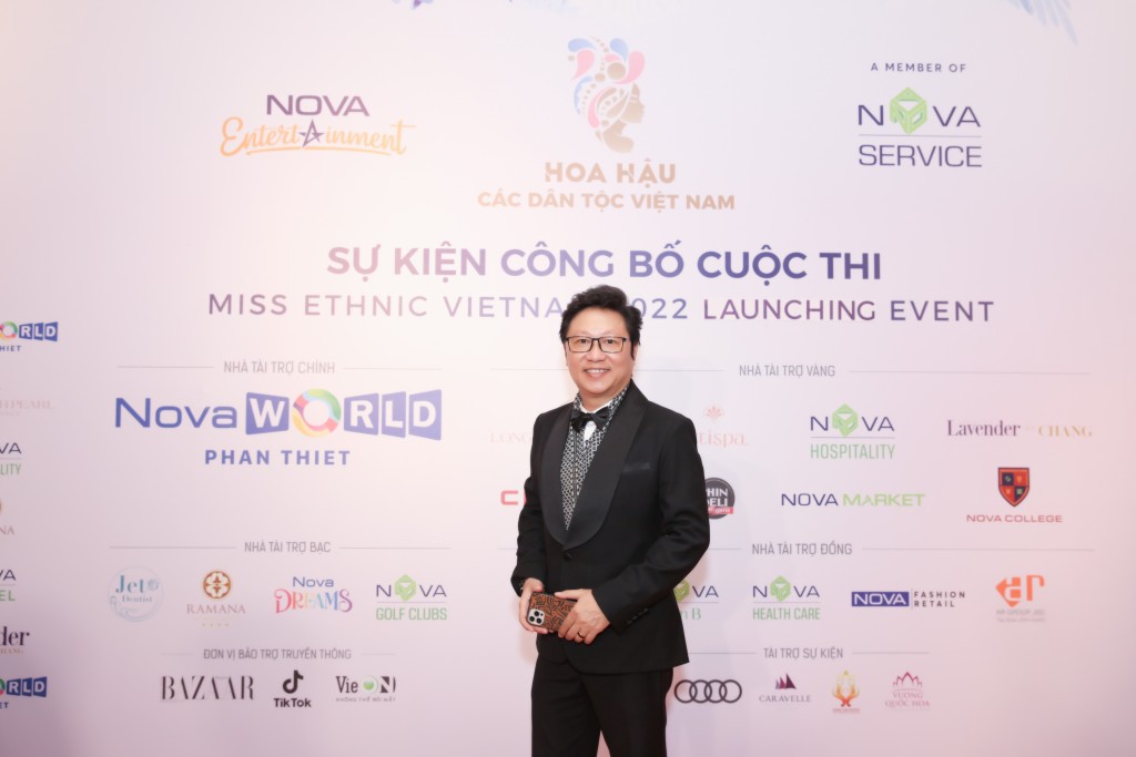 Trưởng ban Giám khảo cuộc thi Hoa hậu các dân tộc Việt Nam 2022, Thạc sĩ - NTK Lê Sĩ Hoàng