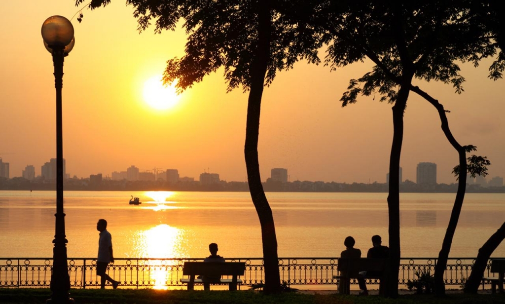 Mỗi người hãy ý thức hơn vai trò công dân của mình để hồ Tây thực sự là một nơi đẹp về cảnh quan, văn hóa của Hà Nội