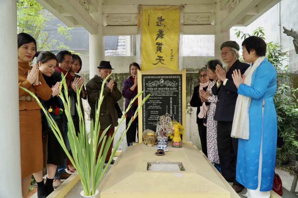 Lắng nghe nhà văn Lê Phương Liên kể về 