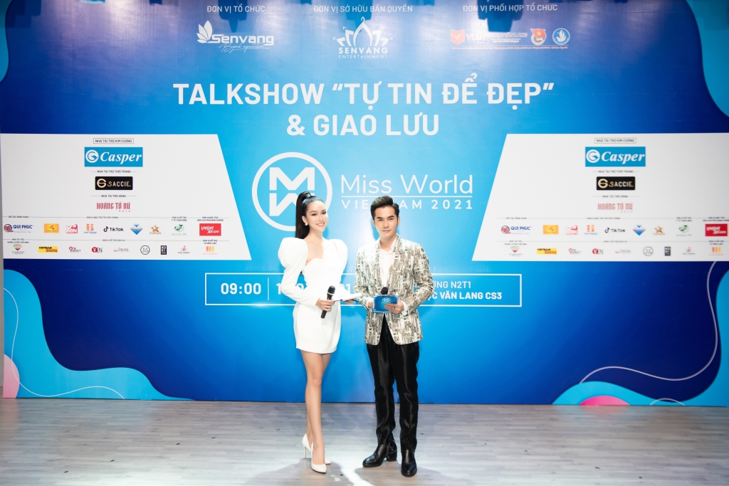 Phương Anh và MC Trí Thuận