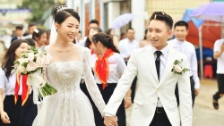 Tin tức giải trí mới nhất ngày 18/4: Vợ Phan Mạnh Quỳnh mặc váy giá gần 90 triệu đồng trong lễ cưới tại Nghệ An