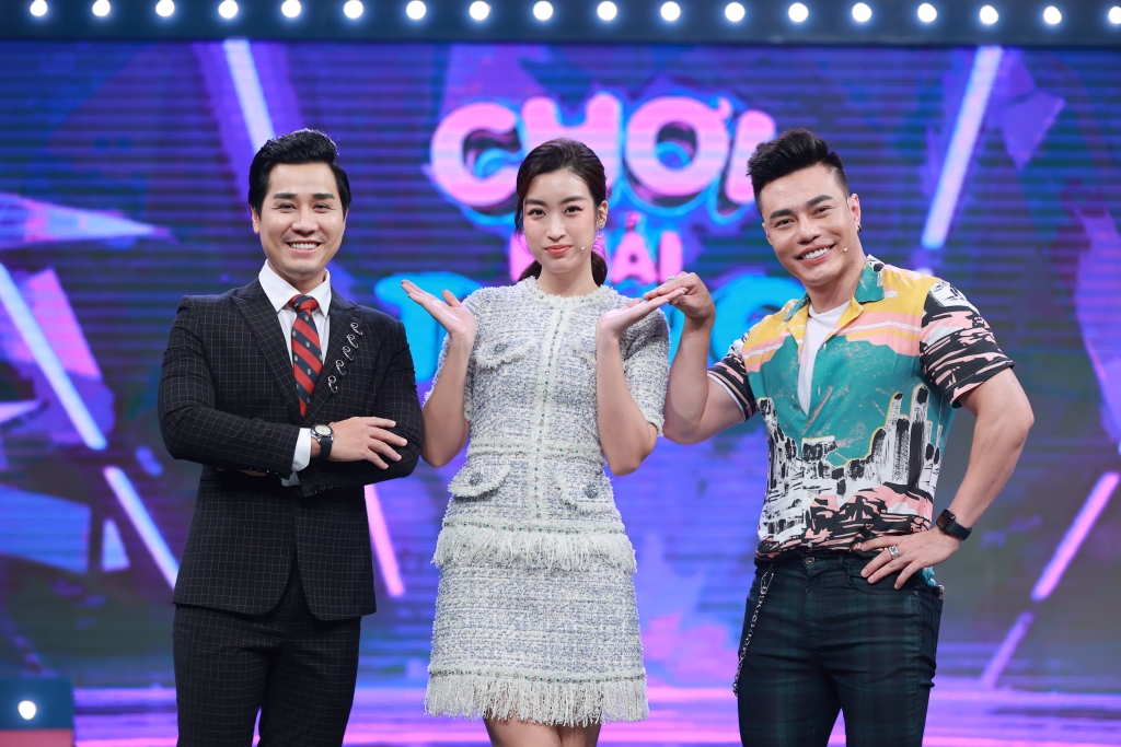 Từ trái qua: MC Nguyên Khang, Hoa hậu Đỗ Mỹ Linh và Lê Dương Bảo Lâm