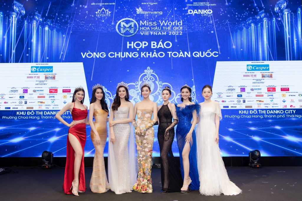 Dàn Hoa hậu tham dự họp báo Miss World Vietnam 2022