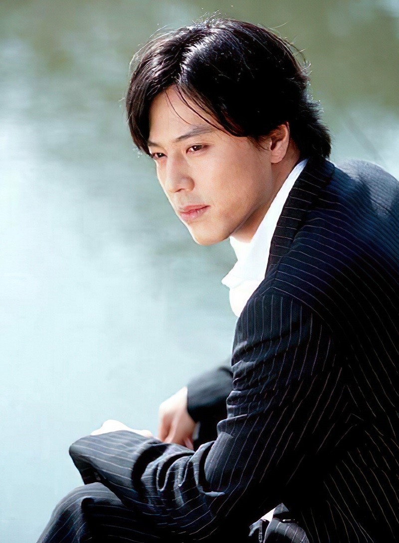 Han Jae Suk là cái tên quen thuộc với khán giả màn ảnh nhỏ những năm 1990, 2000